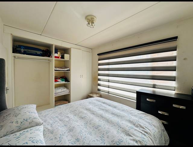 2 BEDROOM TOWNHOUSE FOR SALE IN MEREDALE